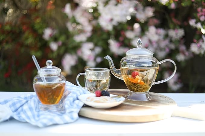 Teabloom Le Bouquet Glass Teapot with Two Gourmet Blooming Tea Flowers - 34 Oz /1 L Capacity (Up to 4 Cups of Tea)
