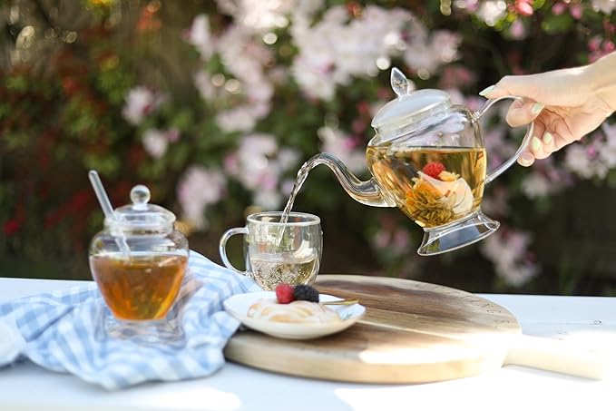 Teabloom Le Bouquet Glass Teapot with Two Gourmet Blooming Tea Flowers - 34 Oz /1 L Capacity (Up to 4 Cups of Tea)